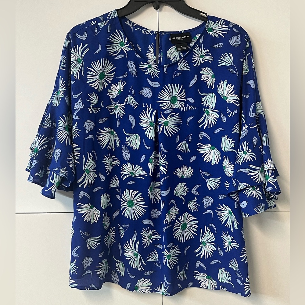 Women’s Liz Claiborne Career Floral Blue Ruffled Sleeve Blouse. Size Medium.